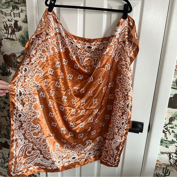 Rust Wild Rag - Picture 1 of 2